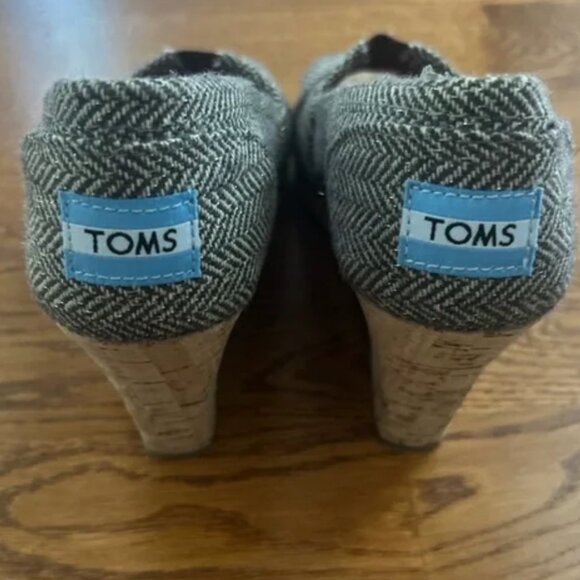TOMS Wedge Pump Sandal Shoe Women 5 Tan Heels Open Toe Brown Gold Tweed Cork - Picture 3 of 6